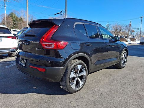 Certified 2025 Volvo XC40 B5 Plus image 6