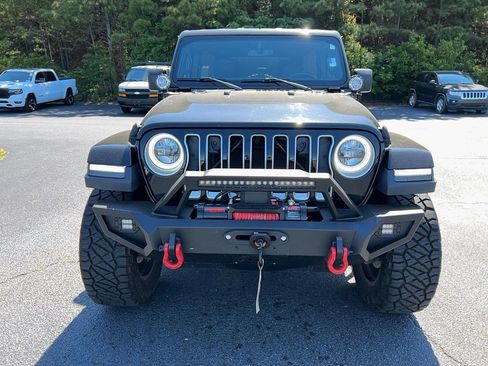 Used 2019 Jeep Wrangler Unlimited Sahara w/ Uconnect 4C Nav & Sound Group AWD/4WD image 2