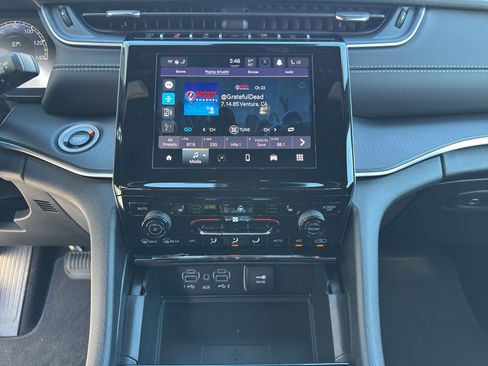 New 2025 Jeep Grand Cherokee Laredo image 13