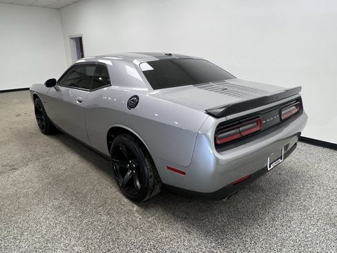 Used 2016 Dodge Challenger R/T w/ Blacktop Package image 18