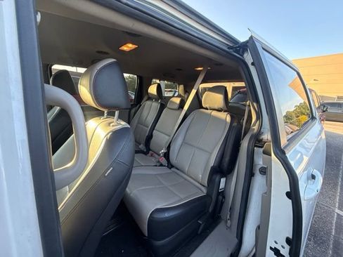 Used 2019 Kia Sedona EX FWD image 5