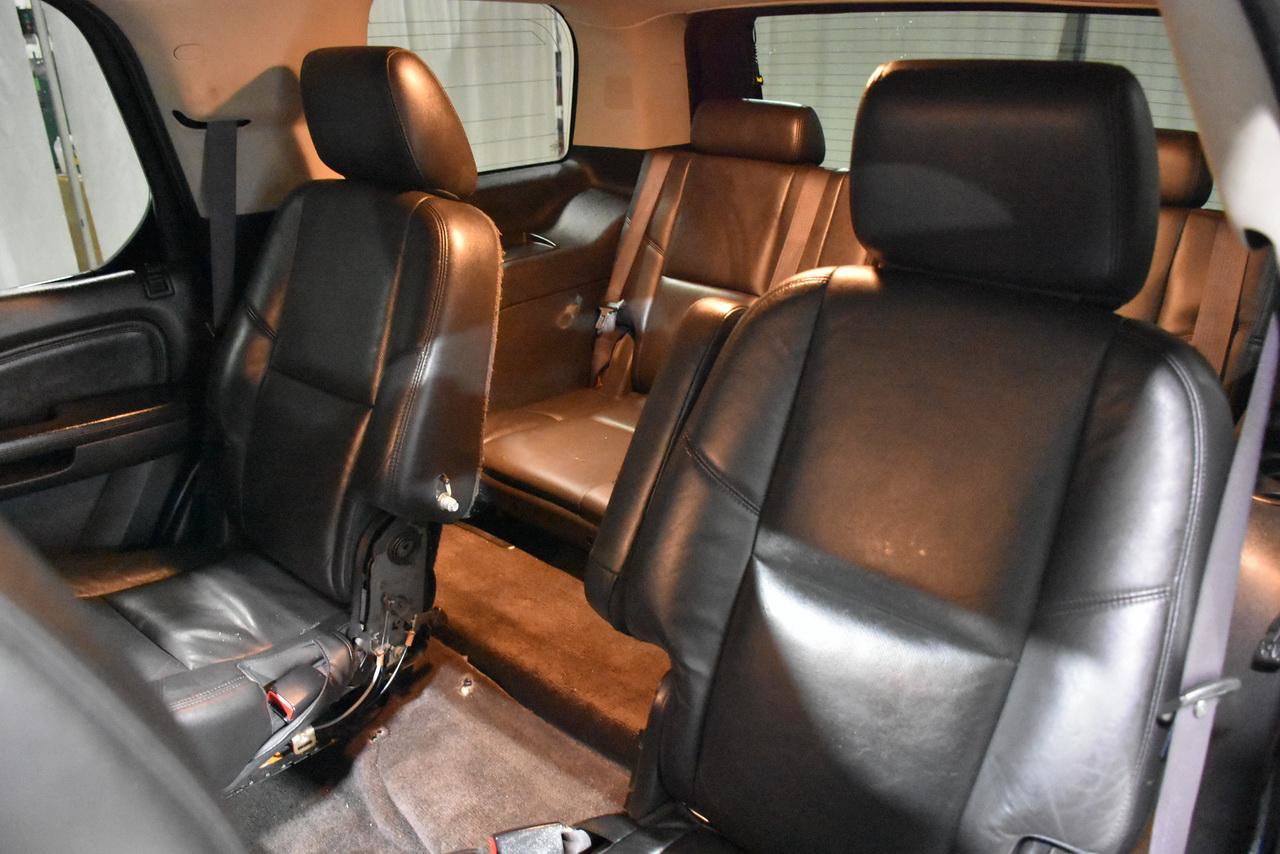Used 2014 Cadillac Escalade Luxury RWD image 18