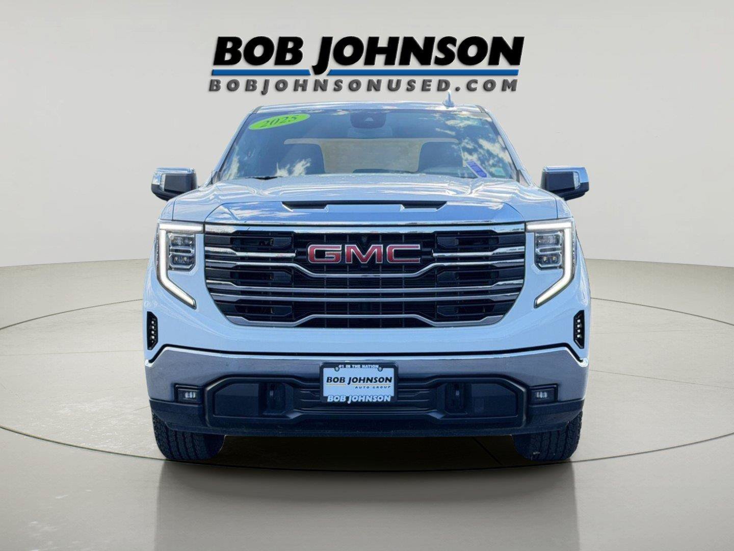 Used 2025 GMC Sierra 1500 SLT AWD/4WD image 3