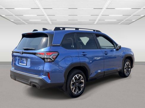 Used 2026 Subaru Forester Premium AWD/4WD image 5