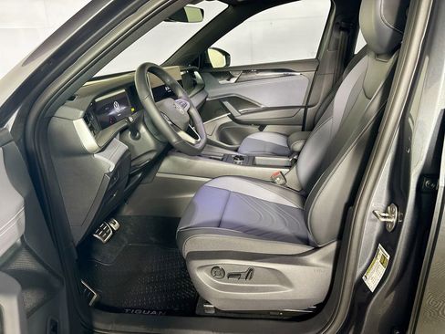 New 2026 Volkswagen Tiguan SE R-Line image 11