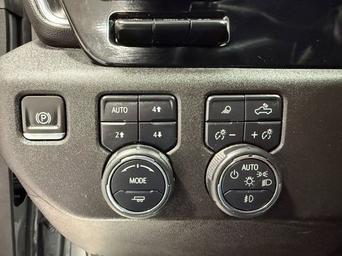 Used 2025 Chevrolet Silverado 2500 LTZ w/ LTZ Convenience Package image 23