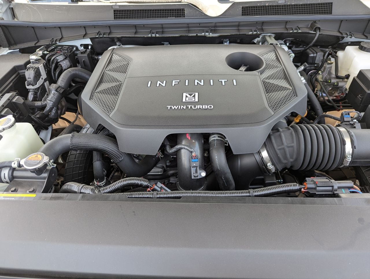 New 2027 INFINITI QX80 Luxe w/ Cargo Package RWD image 10