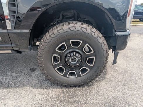 Used 2024 Ford F350 Platinum AWD/4WD image 12