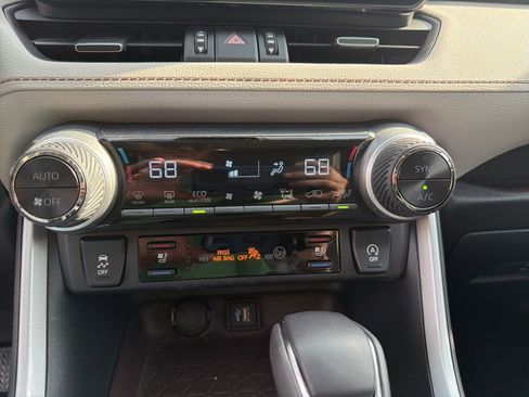 Used 2025 Toyota RAV4 Limited image 16