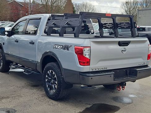 Used 2018 Nissan Titan PRO-4X w/ Pro-4x Convenience Package image 5