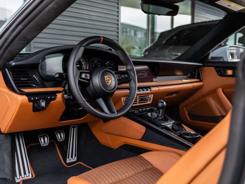Certified 2024 Porsche 911 GT3 RS RWD image 4