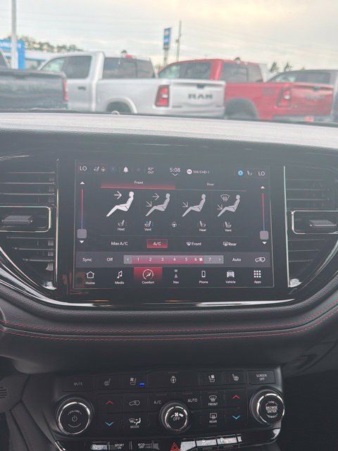 Used 2024 Dodge Durango GT AWD/4WD image 29