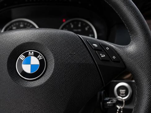 Used 2010 BMW 535i xDrive Sedan AWD/4WD image 13
