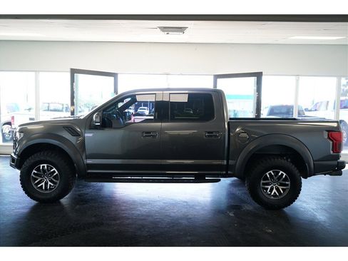 Used 2018 Ford F150 Raptor w/ Equipment Group 802A Luxury image 4
