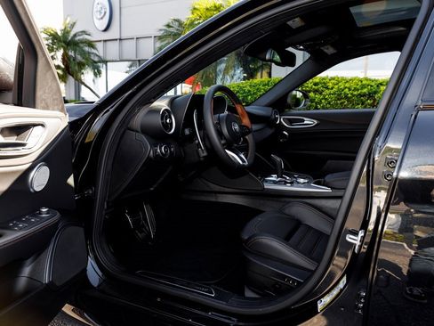 New 2025 Alfa Romeo Giulia AWD w/ Driving Assist Package image 26