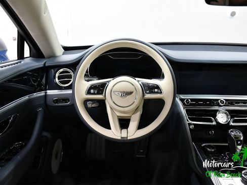 Used 2023 Bentley Flying Spur W12 image 30