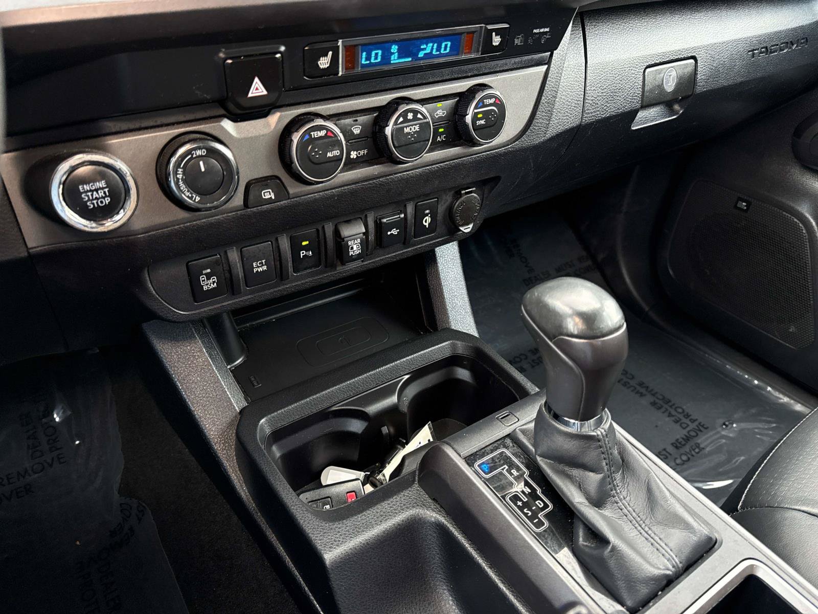Used 2022 Toyota Tacoma TRD Off-Road w/ TRD Premium Off Road Package AWD/4WD image 26