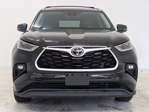 Used 2021 Toyota Highlander XLE image 6