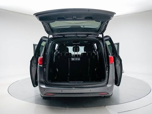 Used 2019 Chrysler Pacifica Touring-L w/ S Appearance Package image 20