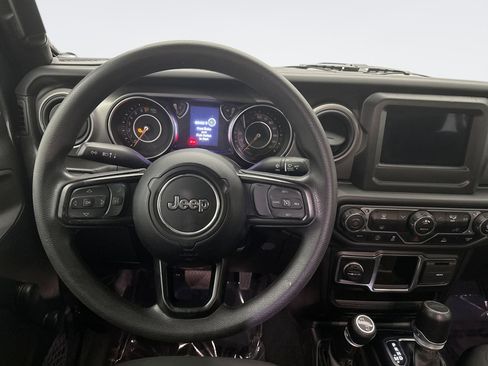 Used 2022 Jeep Gladiator Sport AWD/4WD image 12