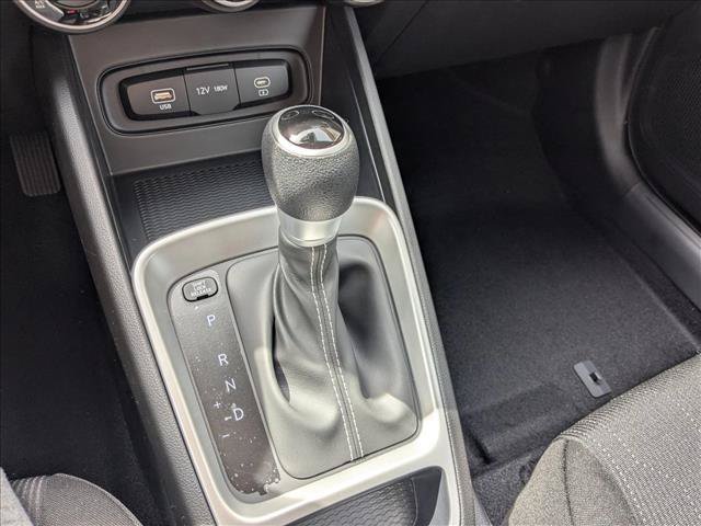 Used 2026 Hyundai Venue SE FWD image 16