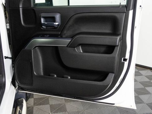 Used 2018 Chevrolet Silverado 1500 LT w/ All Star Edition image 39