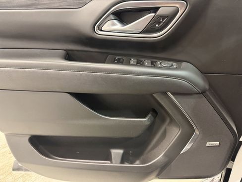 Used 2022 GMC Yukon SLT w/ SLT Luxury Package image 25