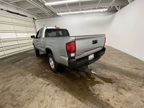 Used 2022 Toyota Tacoma SR image 4