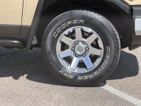 Used 2014 Toyota FJ Cruiser 4WD w/ Upgrade Package image 16