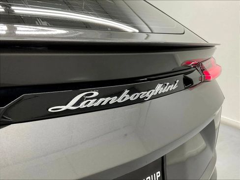 Used 2021 Lamborghini Urus AWD/4WD image 32