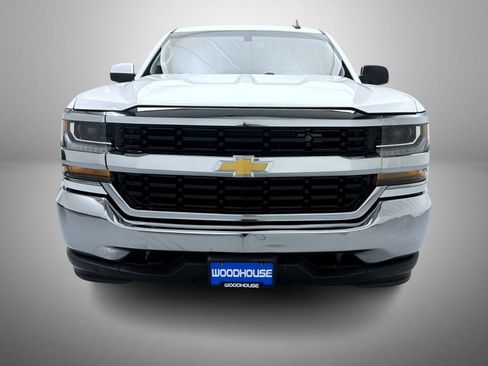 Used 2018 Chevrolet Silverado 1500 LT w/ Trailering Package AWD/4WD image 2