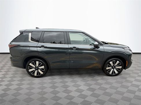 New 2026 Mitsubishi Outlander SE image 8