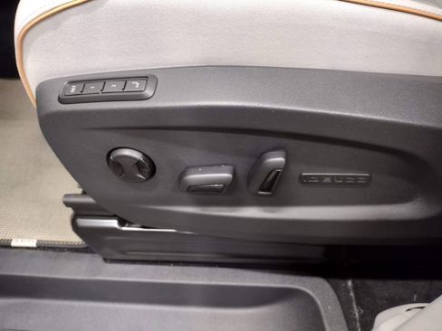 New 2025 Volkswagen ID. Buzz 1st Edition image 25