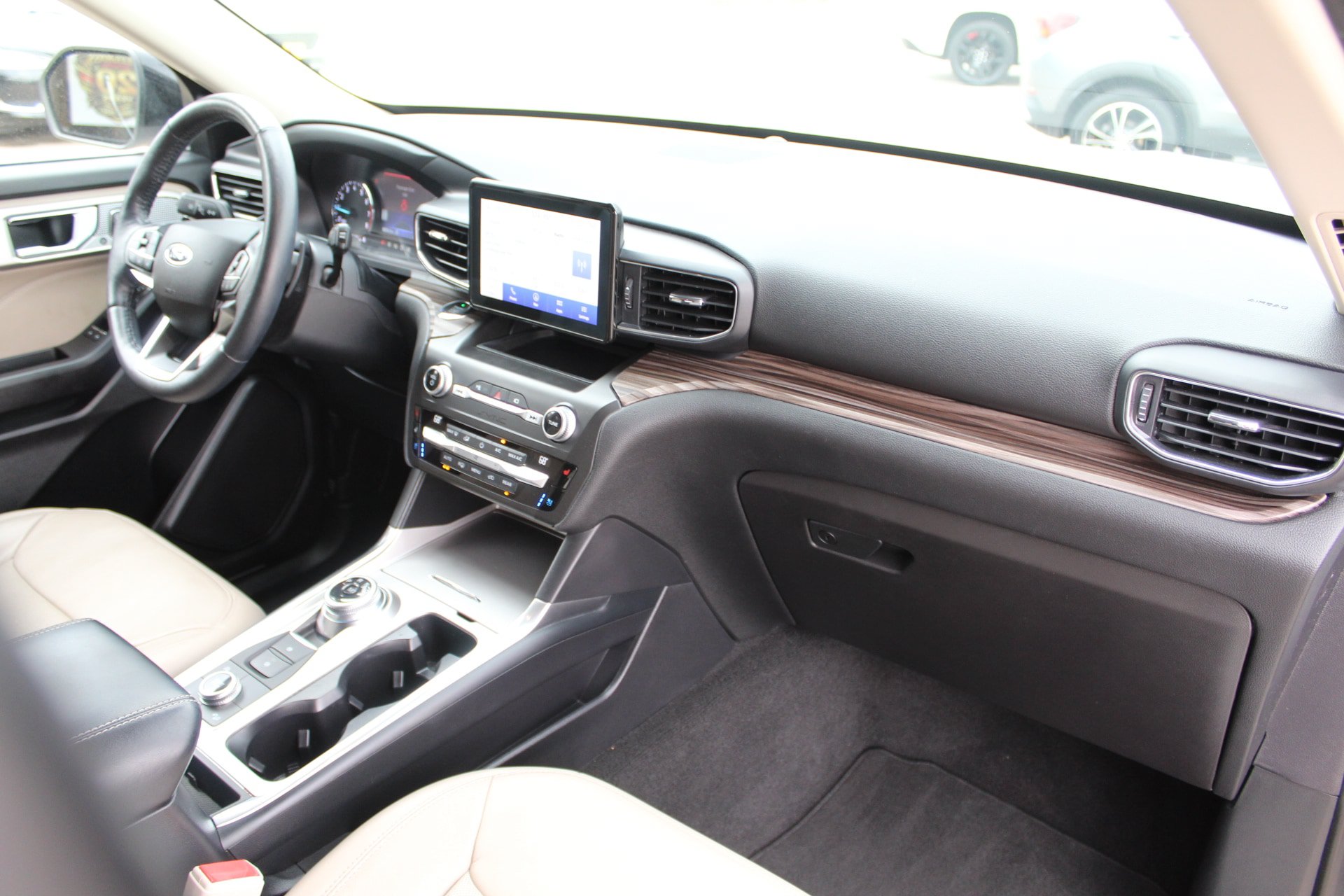 Used 2020 Ford Explorer Limited AWD/4WD image 18