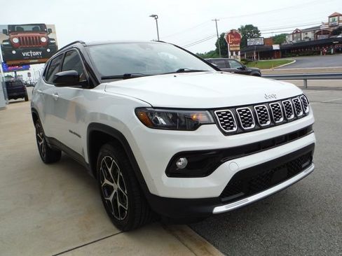 Used 2024 Jeep Compass Limited AWD/4WD image 9