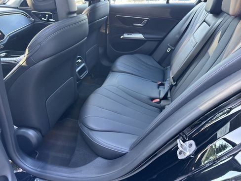 Certified 2025 Mercedes-Benz E 350 4MATIC Sedan image 40