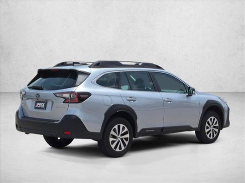 Used 2025 Subaru Outback AWD/4WD image 5