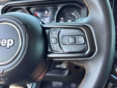 Used 2024 Jeep Wrangler Unlimited AWD/4WD image 19
