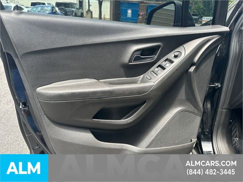 Used 2019 Chevrolet Trax LS FWD image 11