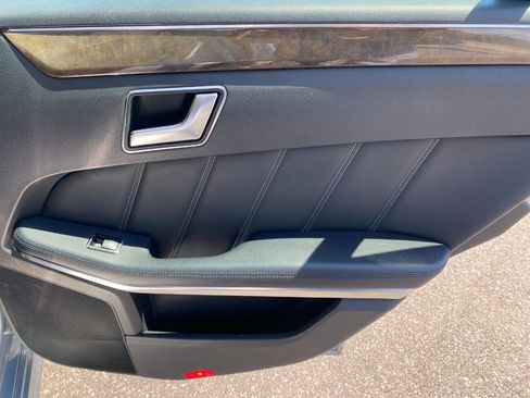 Used 2014 Mercedes-Benz E 250 BlueTEC 4MATIC Sedan w/ Premium 1 Package image 27