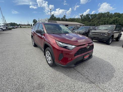 Used 2023 Toyota RAV4 LE AWD/4WD image 9