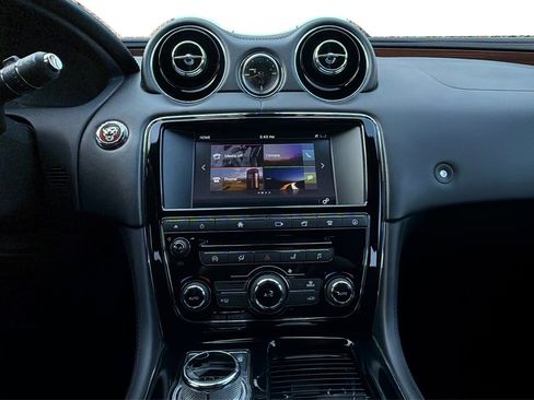 Used 2016 Jaguar XJ L Portfolio RWD image 12