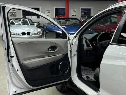 Used 2017 Honda HR-V EX-L image 7