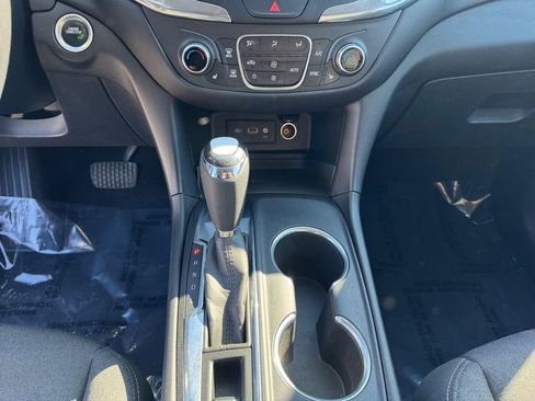 Used 2020 Chevrolet Equinox LT image 11