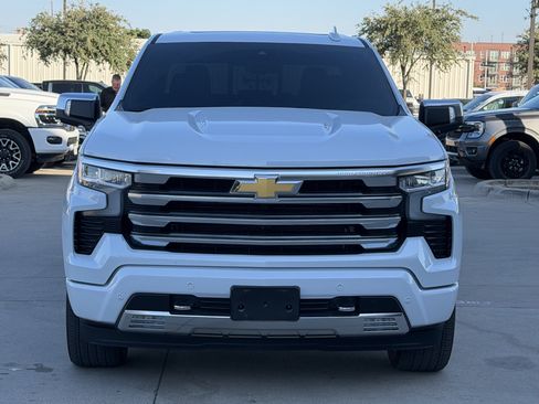 Used 2026 Chevrolet Silverado 1500 High Country w/ High Country Premium Package AWD/4WD image 8