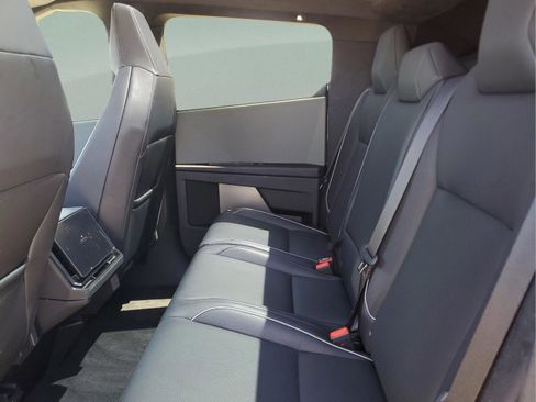 Used 2024 Tesla Cybertruck AWD Crew Cab image 7