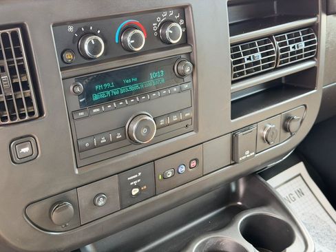 Used 2019 GMC Savana 3500 RWD image 21