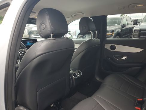 Used 2022 Mercedes-Benz GLC 300 image 13
