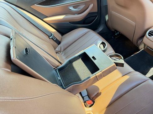 Used 2017 Mercedes-Benz E 300 4MATIC image 41