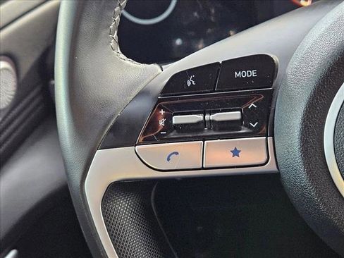 Used 2025 Hyundai Elantra Limited image 23